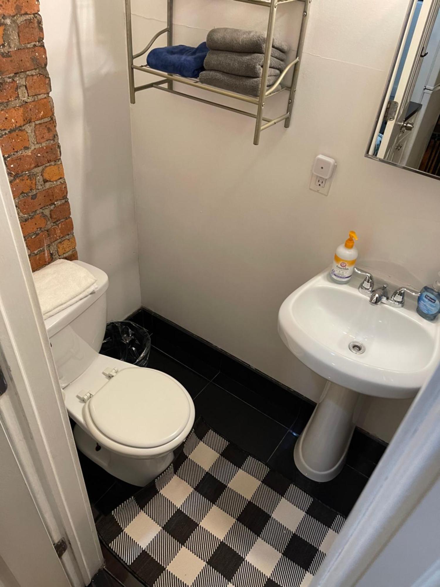 Nestel Nest 1 Bedroom Apartment *