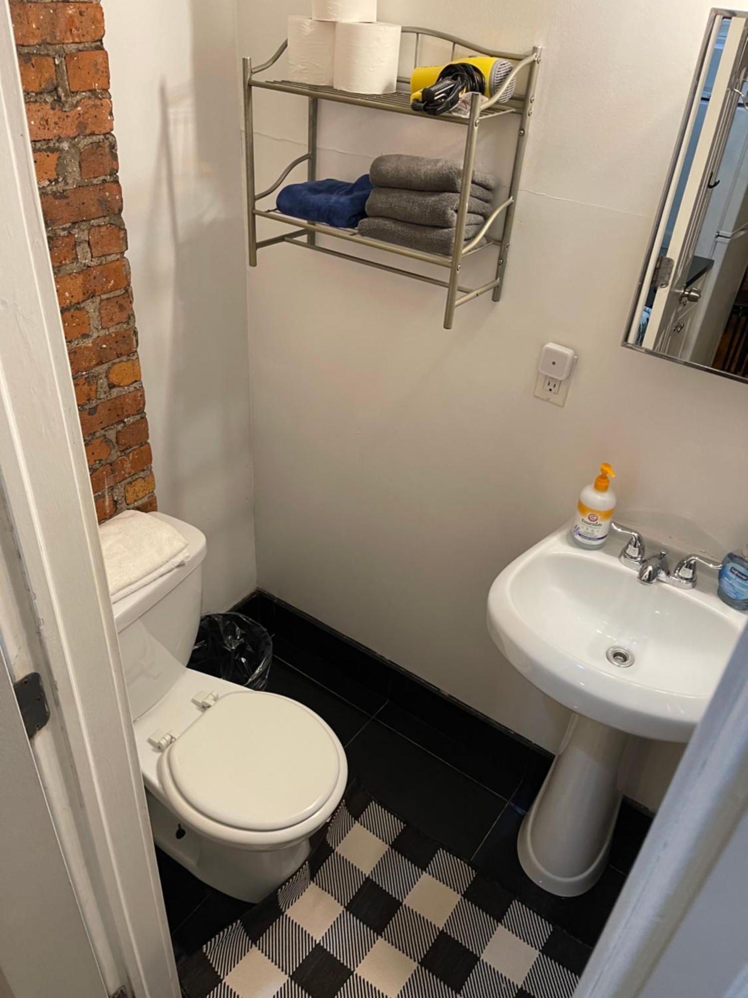 Nestel Nest 1 Bedroom Apartment *